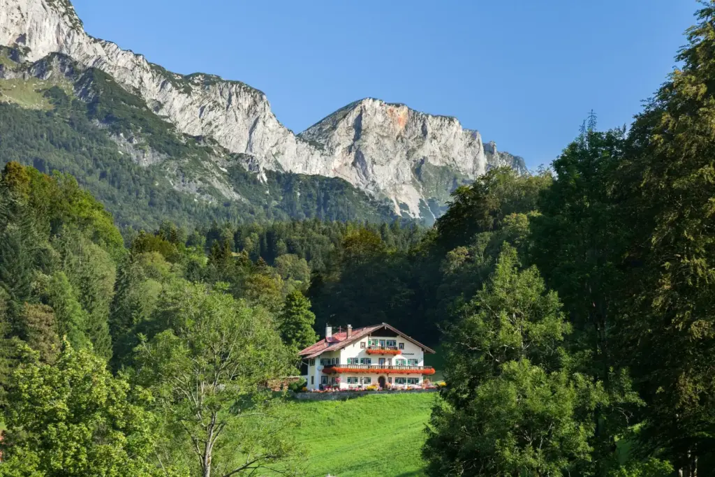Gästehaus Brunnerlehen in sonniger Höhenlage über Berchtesgaden mit Untersberg